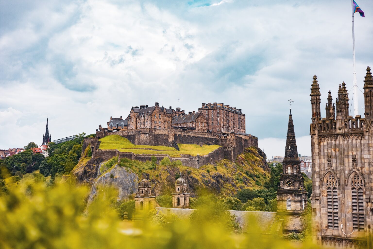 Edinburgh,Caste,Standing,Proud,Over,Edinburgh,City,Centre
